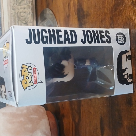 Funko Pop Jughead Jones Vinyl Figure - Picture 6 of 7